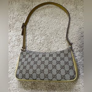 VINTAGE Gucci mini patent leather shoulder bag